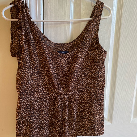 GAP Tops - Gap leopard print blouse